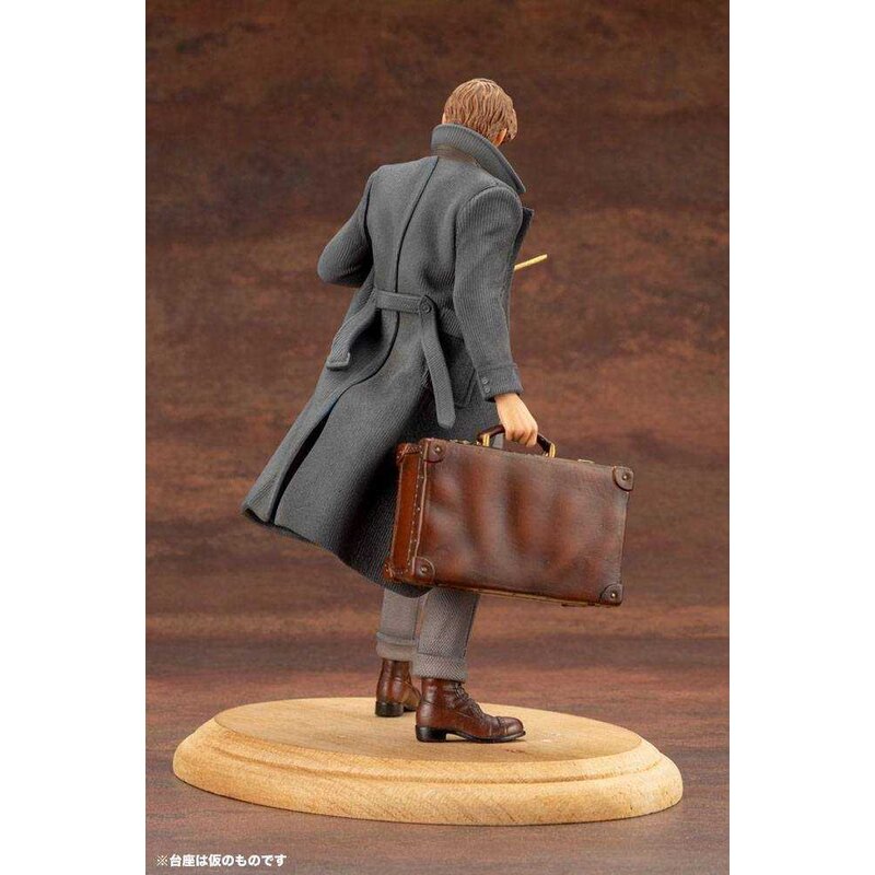 Fantastic Beasts 2 ARTFX+ PVC Statue 1/10 Newt Scamander 18 cm