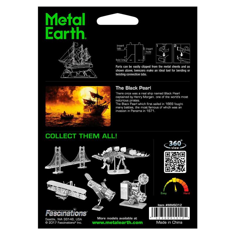 Barche di MetalEarth: BOAT PIRATE THE PEARL NERO 9.91x7.92x1.78cm, modello in metallo 3D con 2 fogli, su carta 12x17cm, 14+