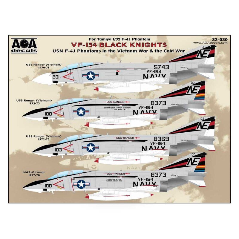 Decalcomania VF-154 Black Knights - USN McDonnell F-4J Fantocci nella guerra del Vietnam e nella Guerra Fredda. Questo foglio co