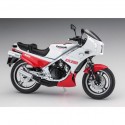 Kit modello Moto modello in plastica Kawasaki KR250(KR250A) “Bianco/Rosso” 1:12