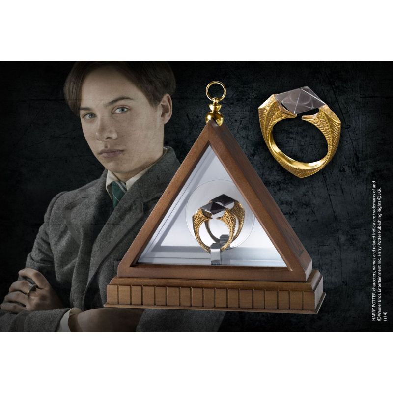 Harry Potter Replica 1/1 Lord Voldemort´s Horcrux Ring (gold-plated)