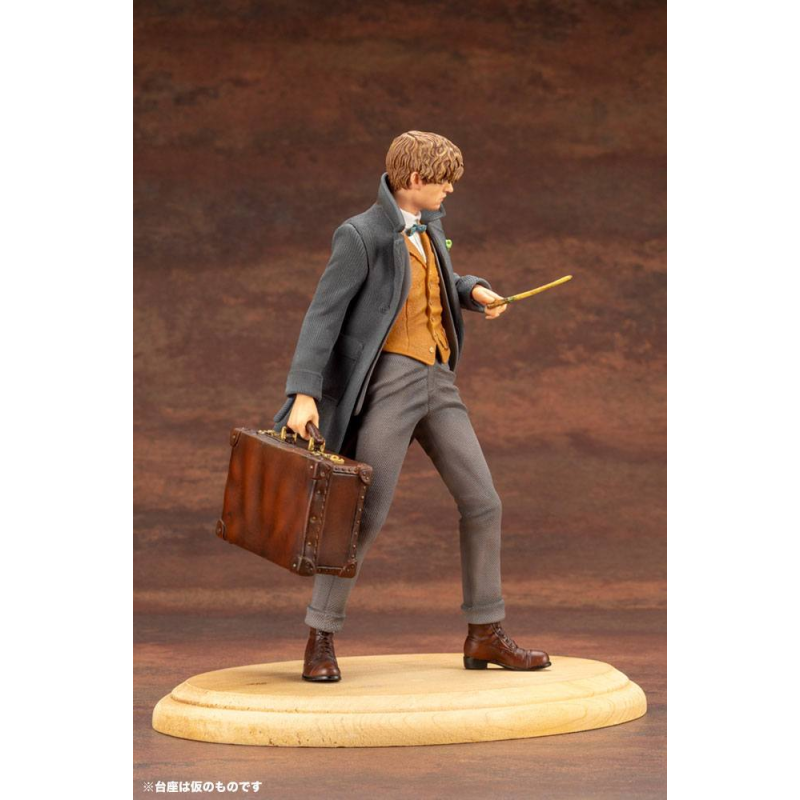 Fantastic Beasts 2 ARTFX+ PVC Statue 1/10 Newt Scamander 18 cm