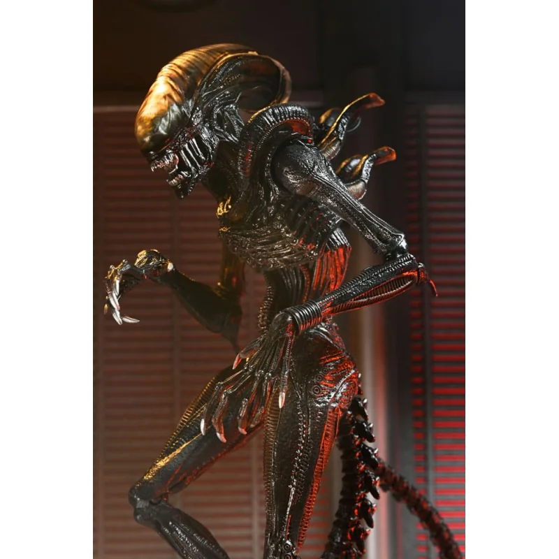 Alien: Romulus Ultimate Scorched Xenomorph figure 18 cm