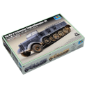 Modellini di veicoli militari Plastic model of truck Sd.Kfz.8 heavy tractor 12t 1:72