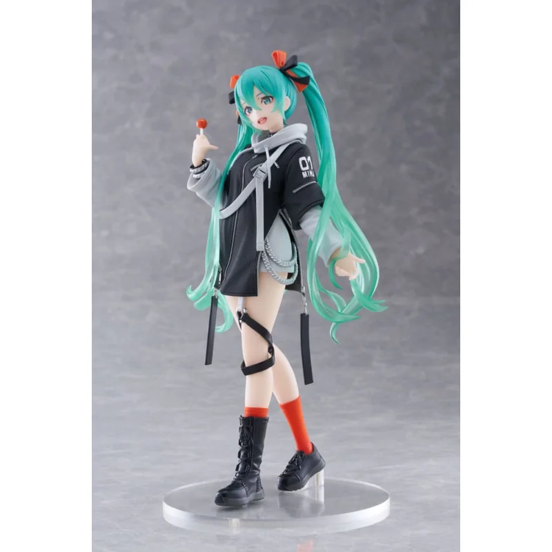 Taito Prize Hatsune Miku Wonderland PVC Statuette Fashion Punk Ver. 18cm