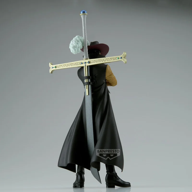 BAN28691 One Piece The Grandline Series Extra Figure Dracule Mihawk 17 cm