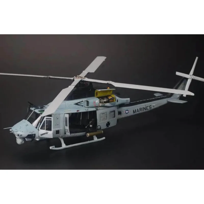 UH-1Y VENOM helicopter plastic model