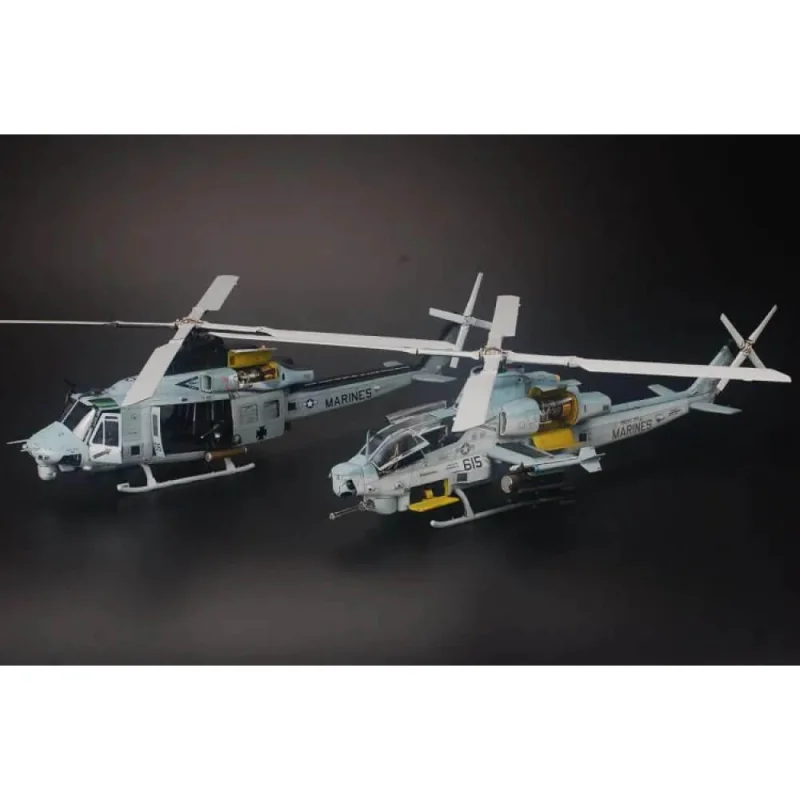 UH-1Y VENOM helicopter plastic model