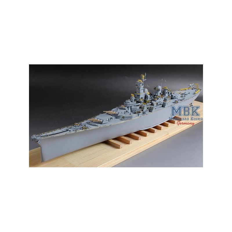 Modellini di barche U.S. Navy Battleship BB-63 USS MISSOURI-Deluxe Kit