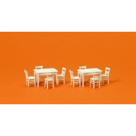 Figurini 2 tavoli e 8 sedie bianche