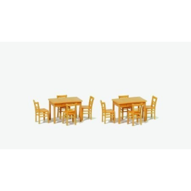 Figurini 2 tavoli e 8 sedie in legno naturale