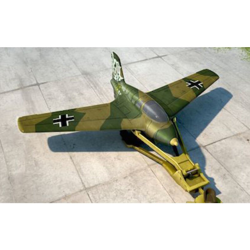 Messerschmitt Me 163b doppio kit 'Komet' con un bonus Scheuch Schlepper trattore elettrico. Include 2 kit Me 163b nella scatola