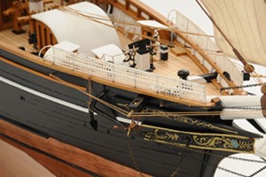 Modellini di barche in legno